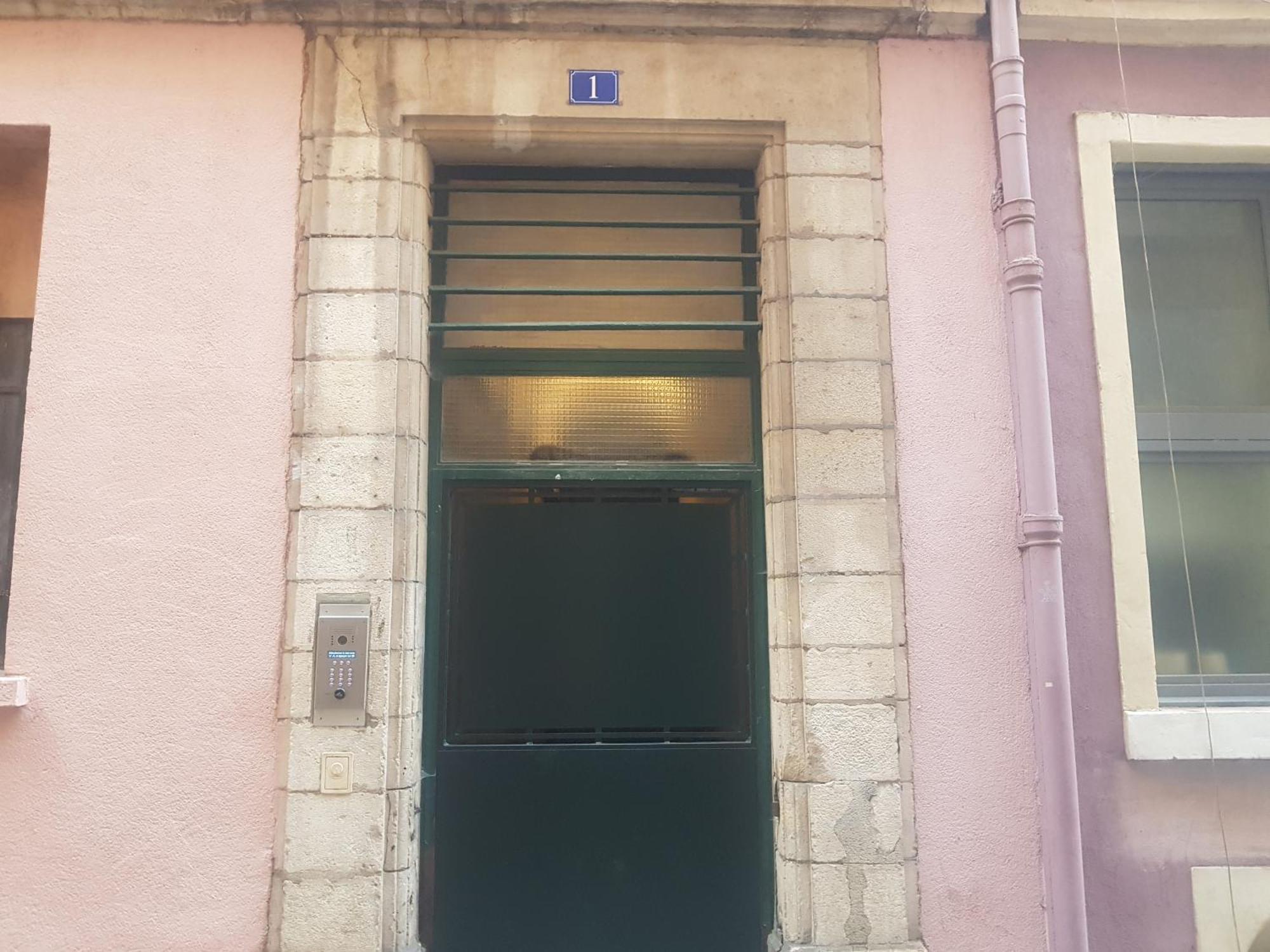 bnbgônes - LE SAINT VINCENT- HYPERCENTRE WIFI NETFLIX Lião Exterior foto